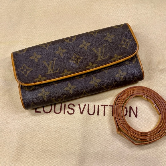 Louis Vuitton Handbags - Louis Vuitton Pochette Monogram Canvas Twin